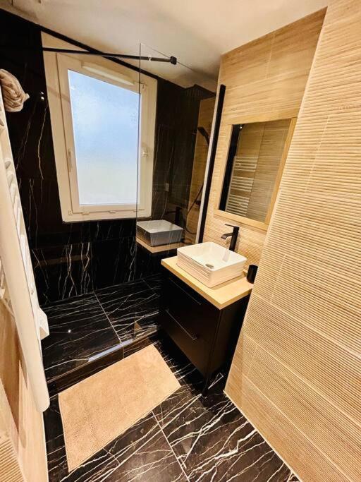 T4 Jolie Vue Avec Jaccuzzi Lägenhet Vitrolles  Exteriör bild